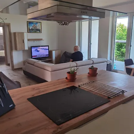 Appartamento Sunset House Piešťany červená Veža *