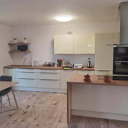 Sunset House Piešťany červená Veža Banka